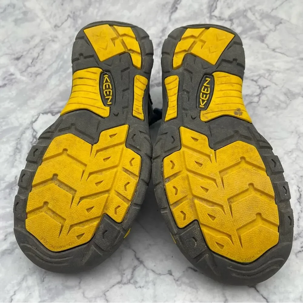 Keen, Blue and Grey Washable Sandals. Kids Size 5. Excellent condition!